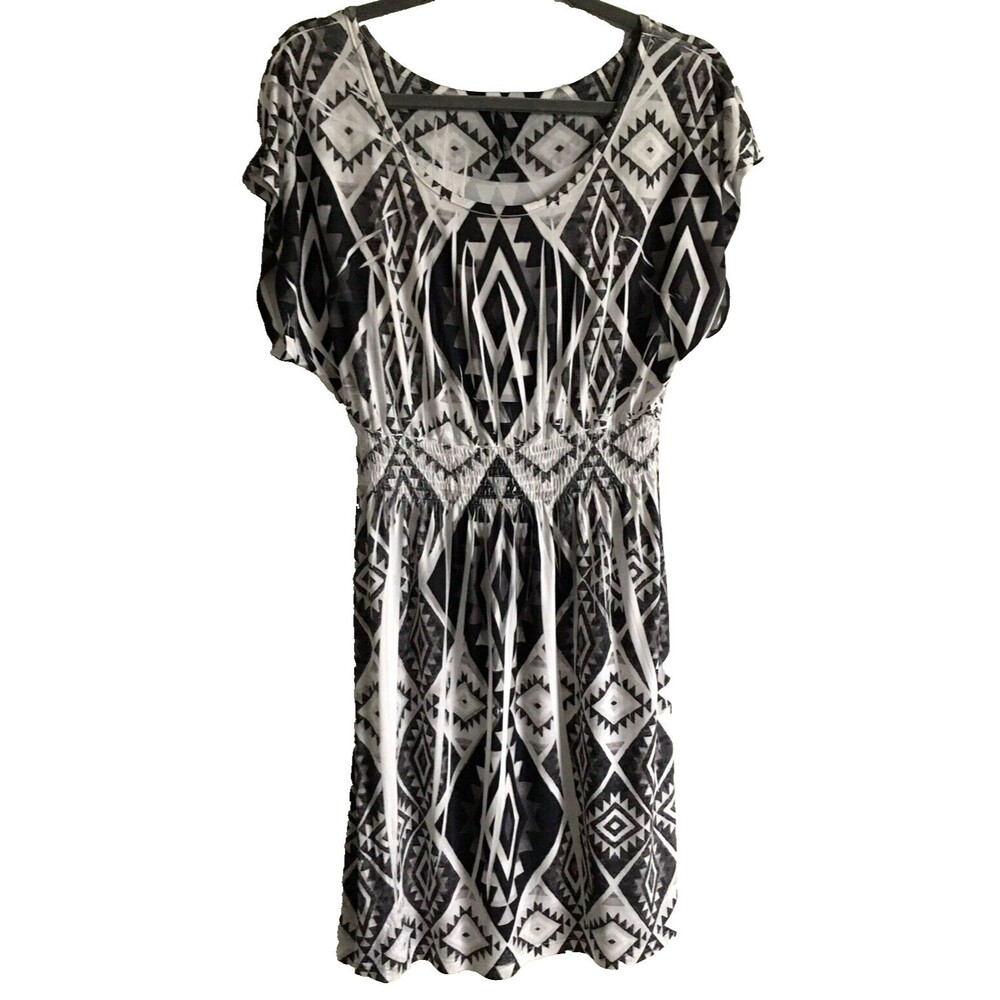 Mi Manchi Black White Tribal Print Short Sleeve Women Dress Size Medium